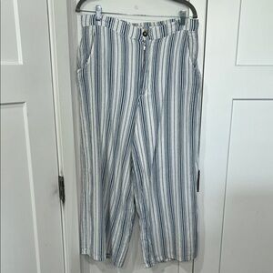 Hollister women’s Ulta high-rise Striped Blue and  White wide leg pant. Beach